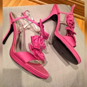 Pink dress shoes